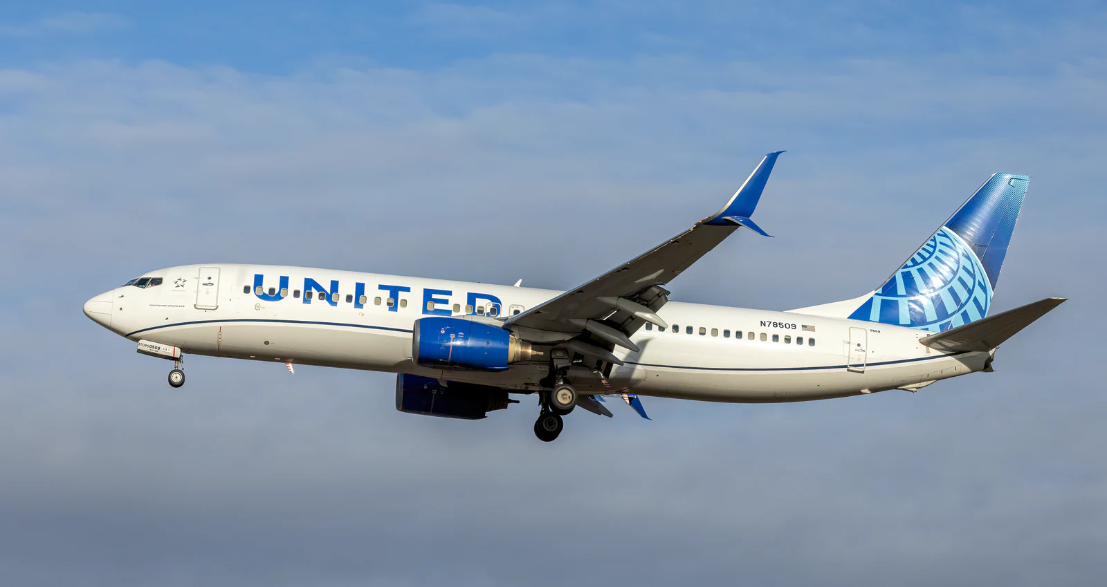 Boeing 737-800 exterior