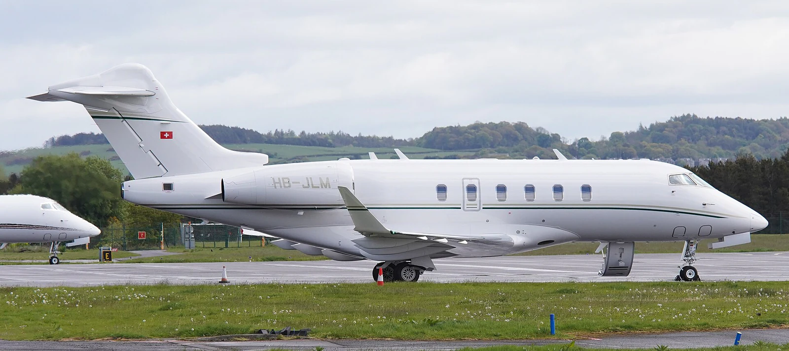 Bombardier Challenger 3500 exterior