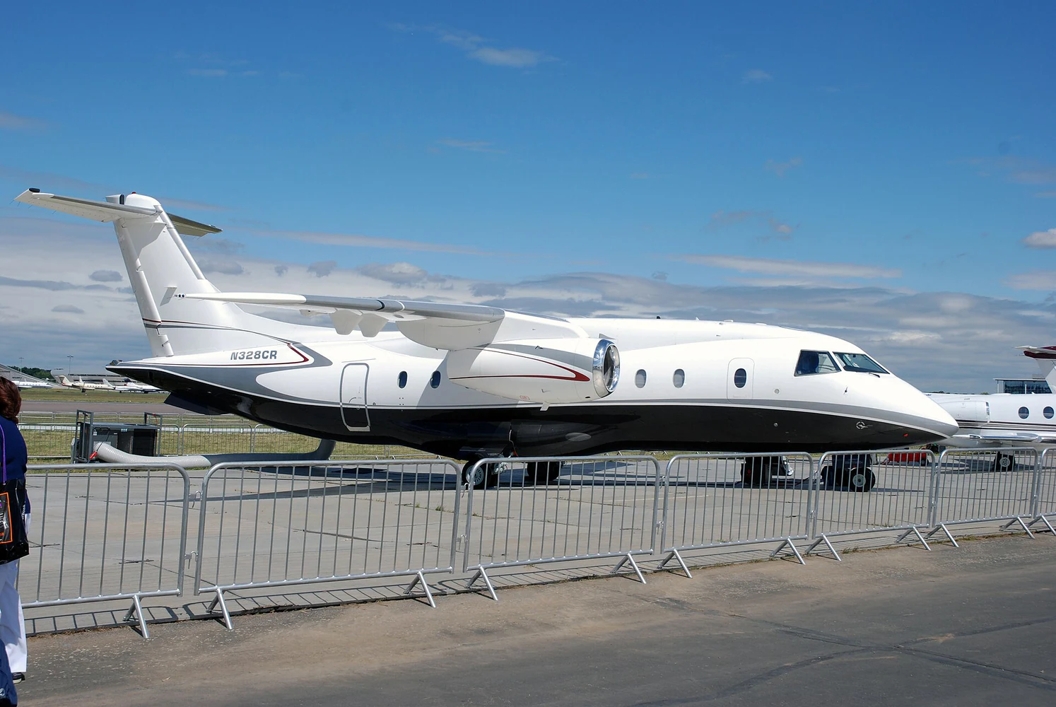 Dornier 328JET exterior