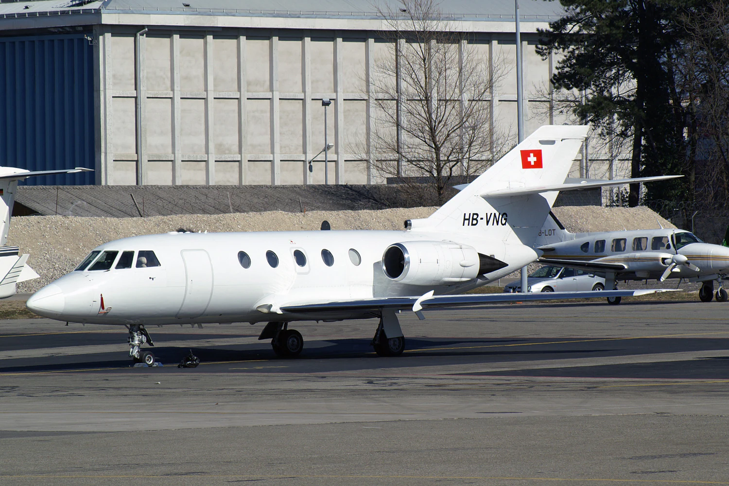 Dassault Falcon 200 exterior
