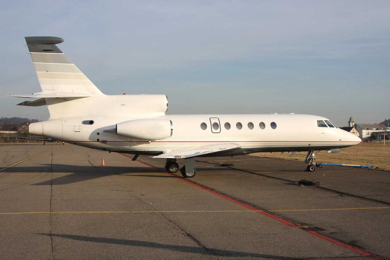 Falcon 50EX exterior