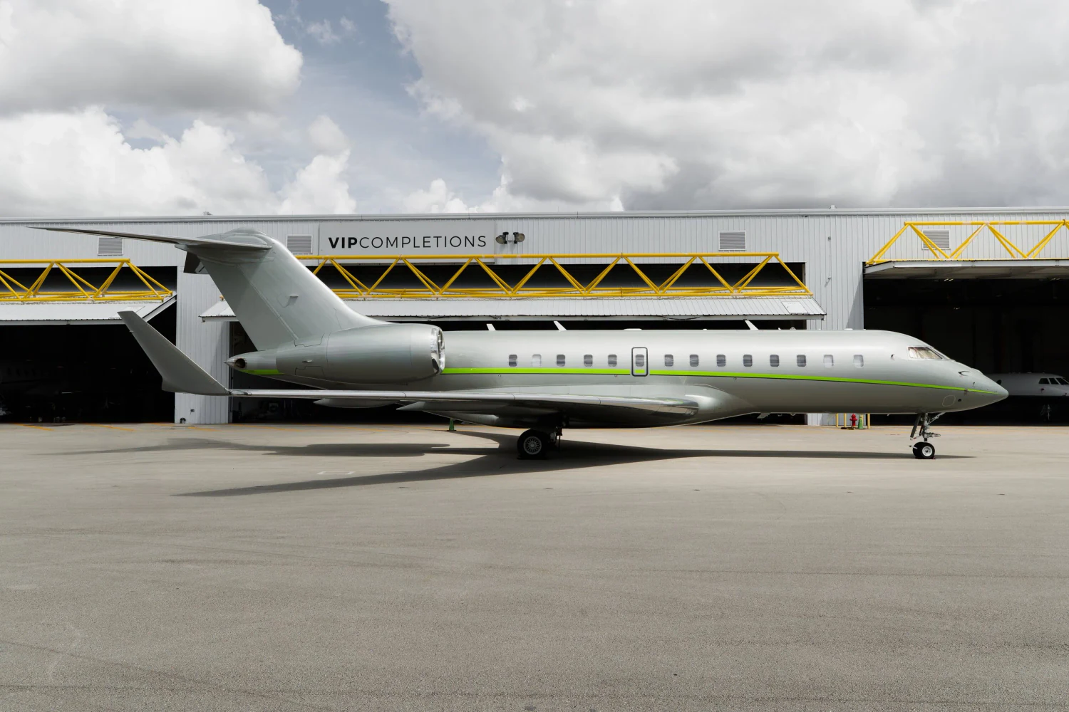 Bombardier Global 5500 exterior