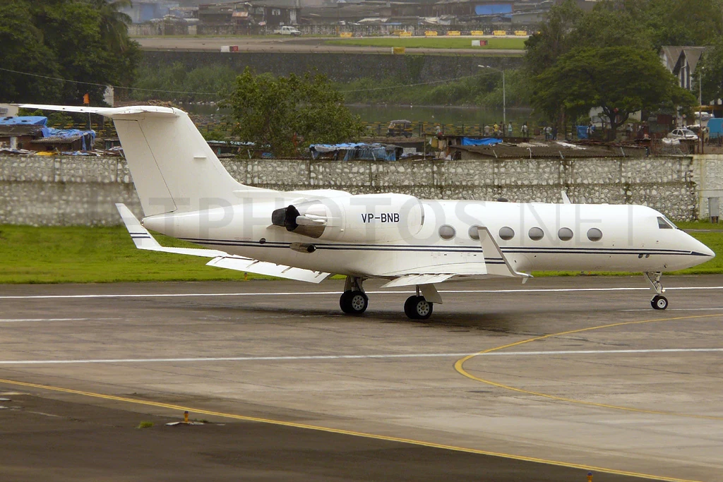 Gulfstream G-IV exterior