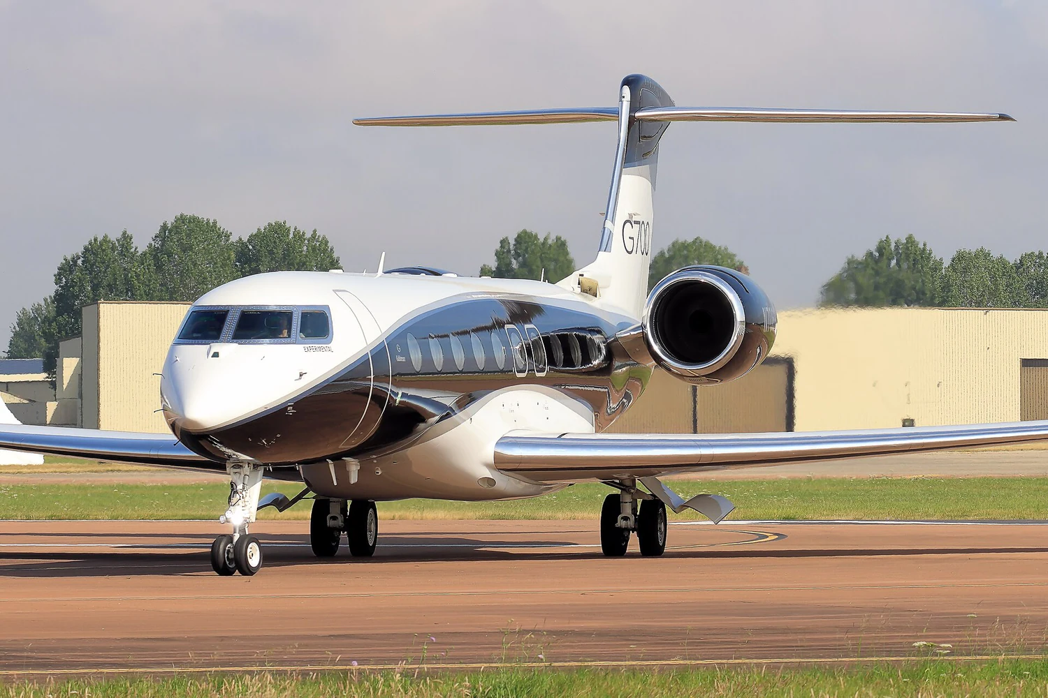 Gulfstream G700 exterior