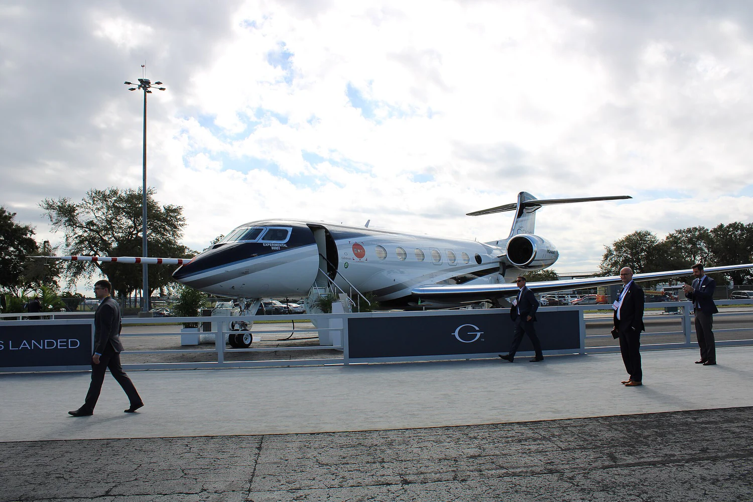 Gulfstream G800 exterior