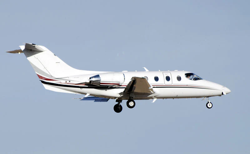 Hawker 400XP exterior