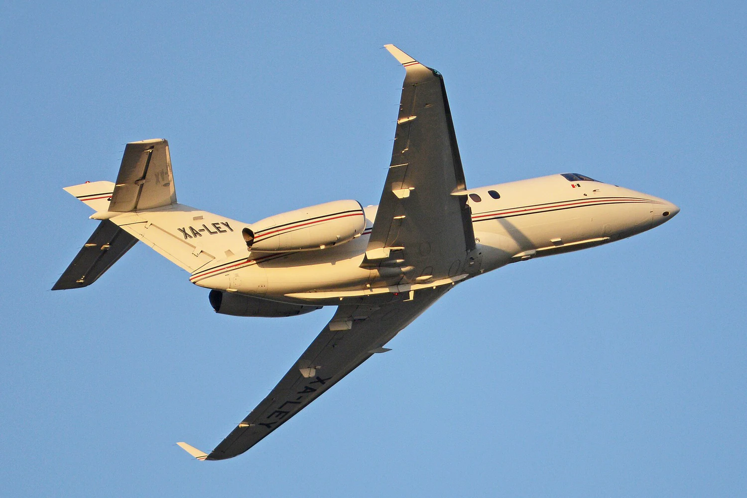 Hawker 800XPi exterior