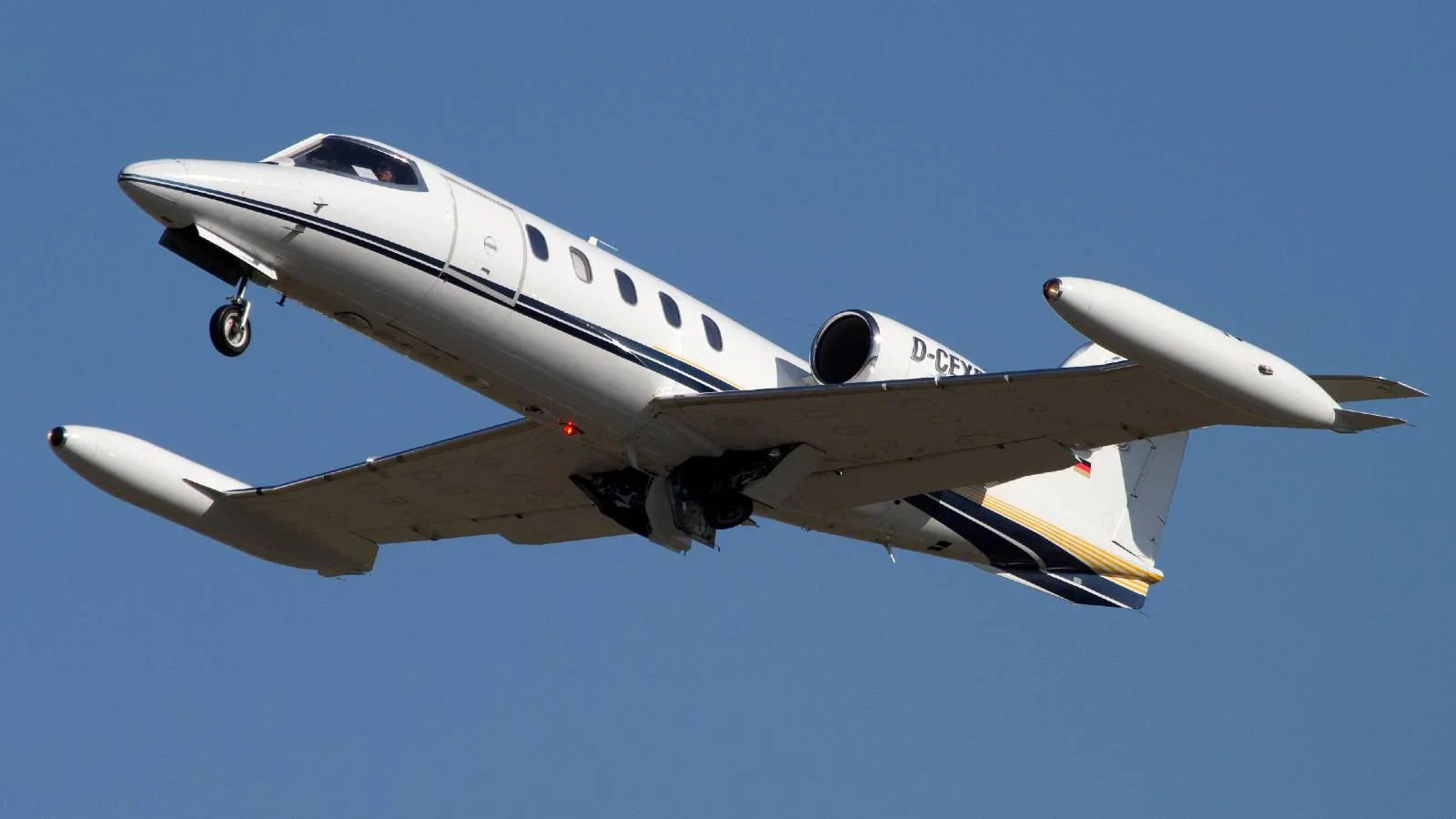 Learjet 35 exterior