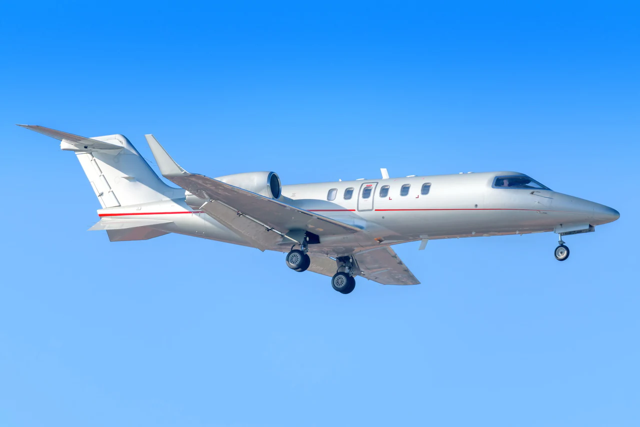 Learjet 40 exterior